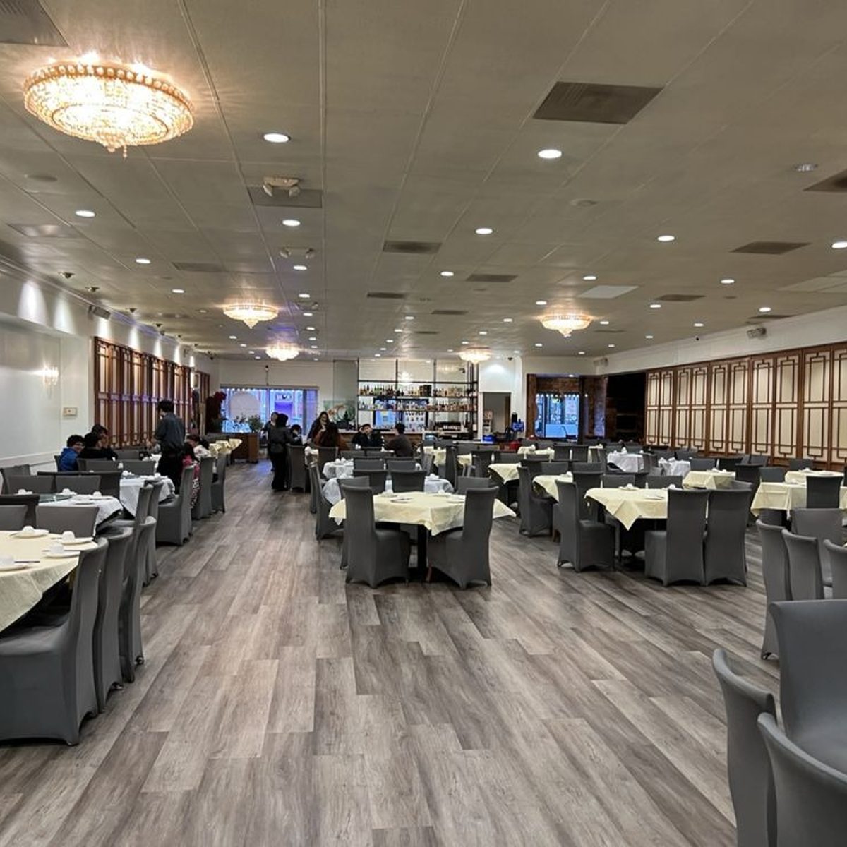 Space for Up to 300 Guests & 90 in Private Dining