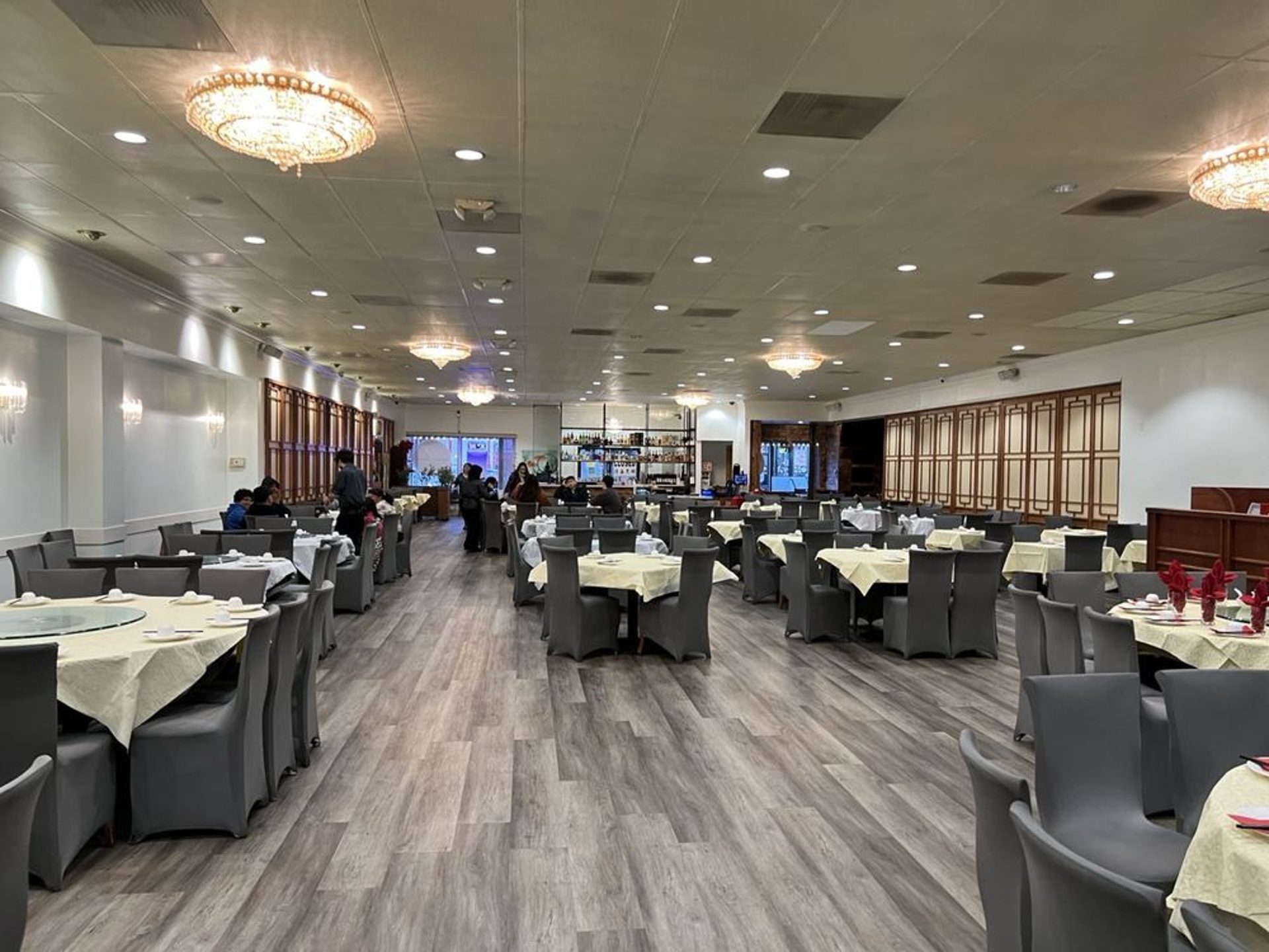 Space for Up to 300 Guests & 90 in Private Dining