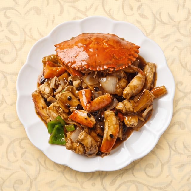 東海炸拼盤 [East Ocean Fried Seafood Platter].
