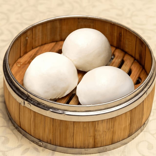蒸奶皇包 [Egg Custard Buns].