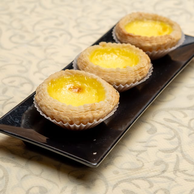 酥皮蛋撻仔 [Egg Custard Tarts] Lunch.